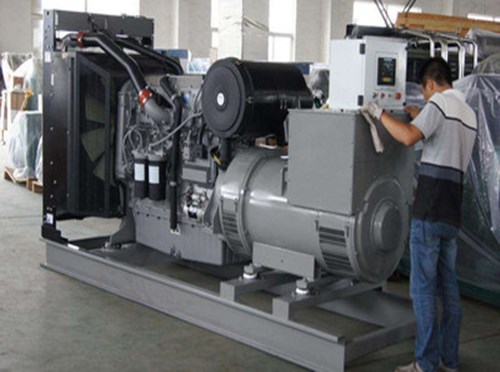 格尔木柴油发电机组和储能设备配合使用的案例