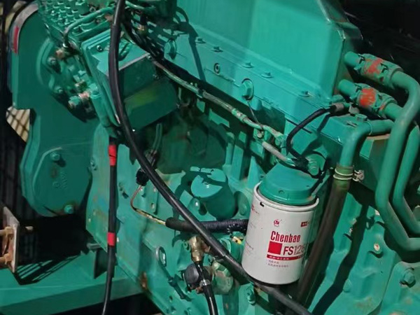 格尔木如何确定新的发电机组控制系统是否与原系统兼容？