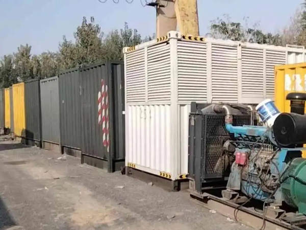 格尔木200KW柴油发电机机组每小时油耗是多少？