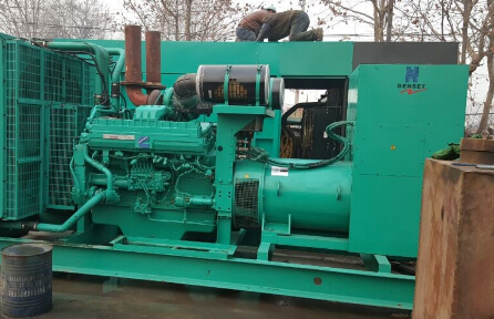 格尔木发电机组如何判断水冷式机油散热器内部是否需要清洗？